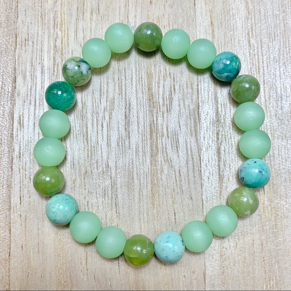 Green Turquoise & Jade Chakra Bead Bracelet - Picture 3 of 5